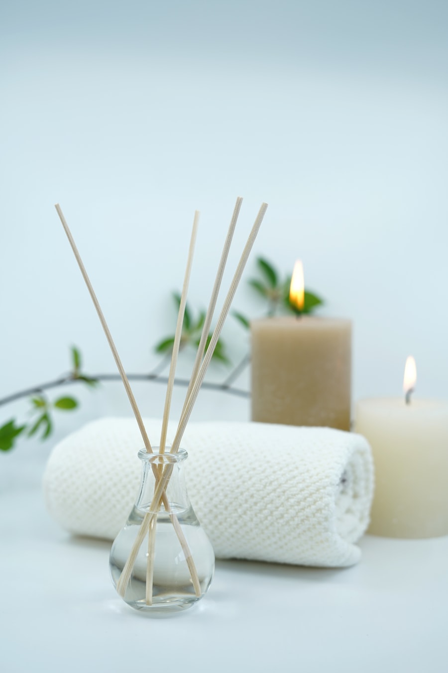 Aromastäbchen, Kerze und Pflanzen — Spezial-Behandlungen Lymphdrainage und Schmerztherapie